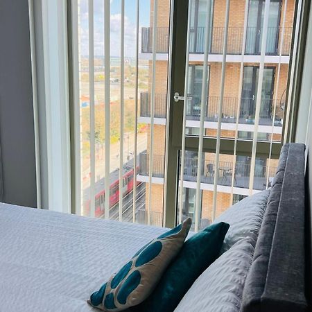Lush Living - Double Room With Private Bathroom Londen Buitenkant foto