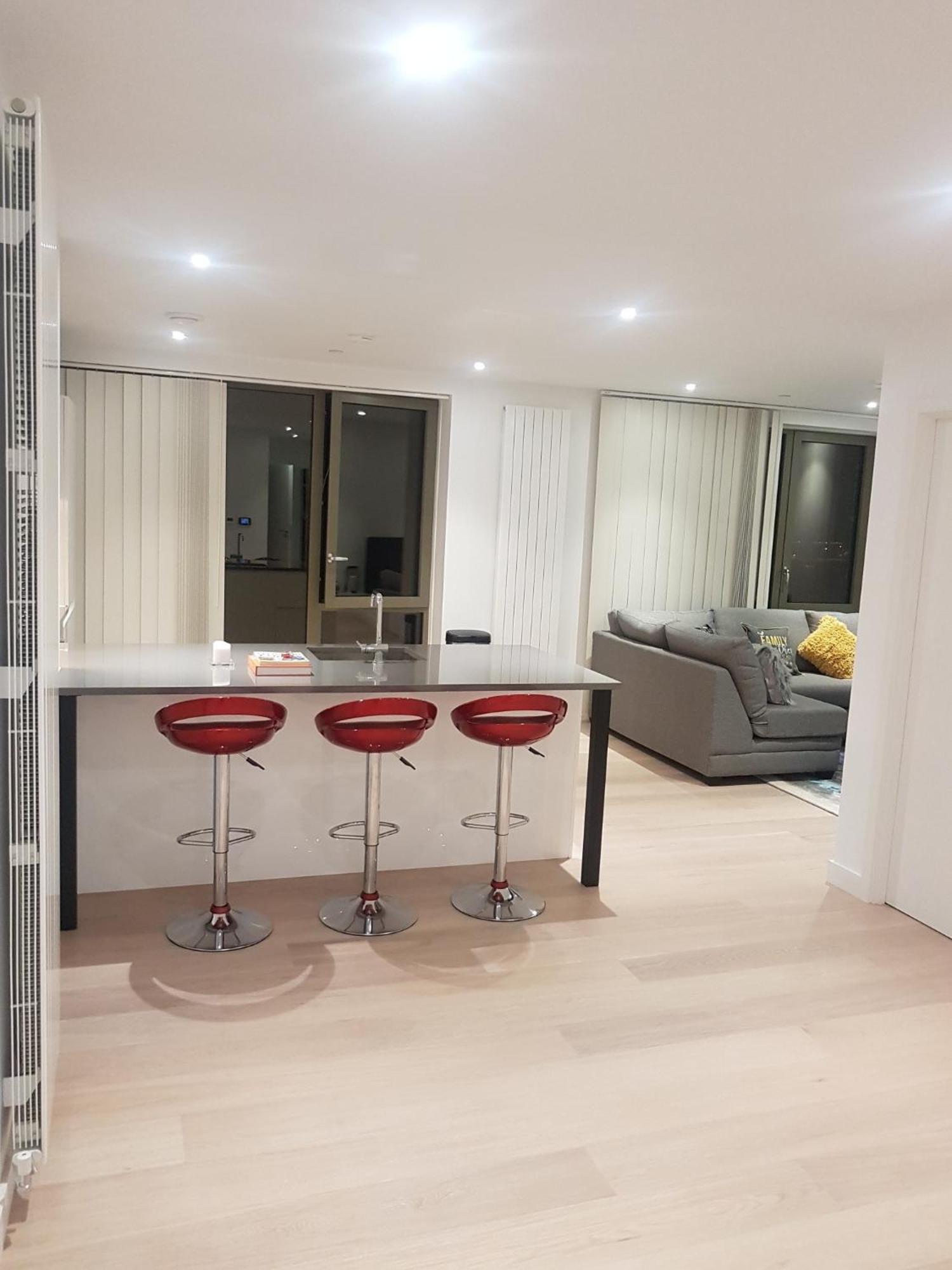 Lush Living - Double Room With Private Bathroom Londen Buitenkant foto