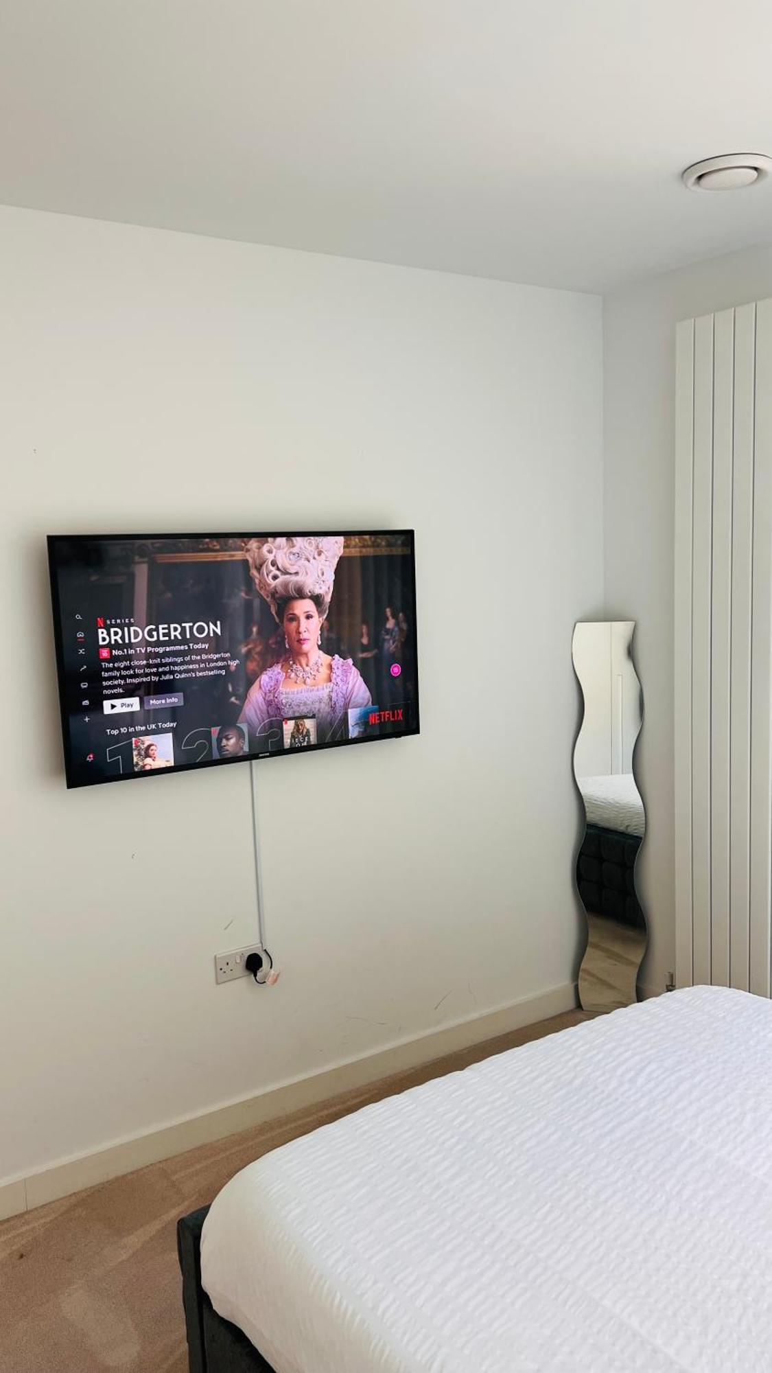 Lush Living - Double Room With Private Bathroom Londen Buitenkant foto