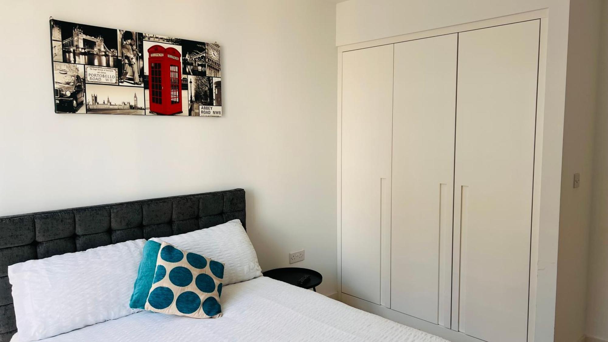 Lush Living - Double Room With Private Bathroom Londen Buitenkant foto